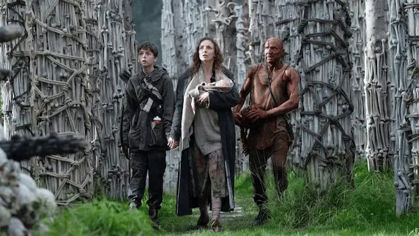 Image of scene from the film 28 Years Later: The Bone Temple