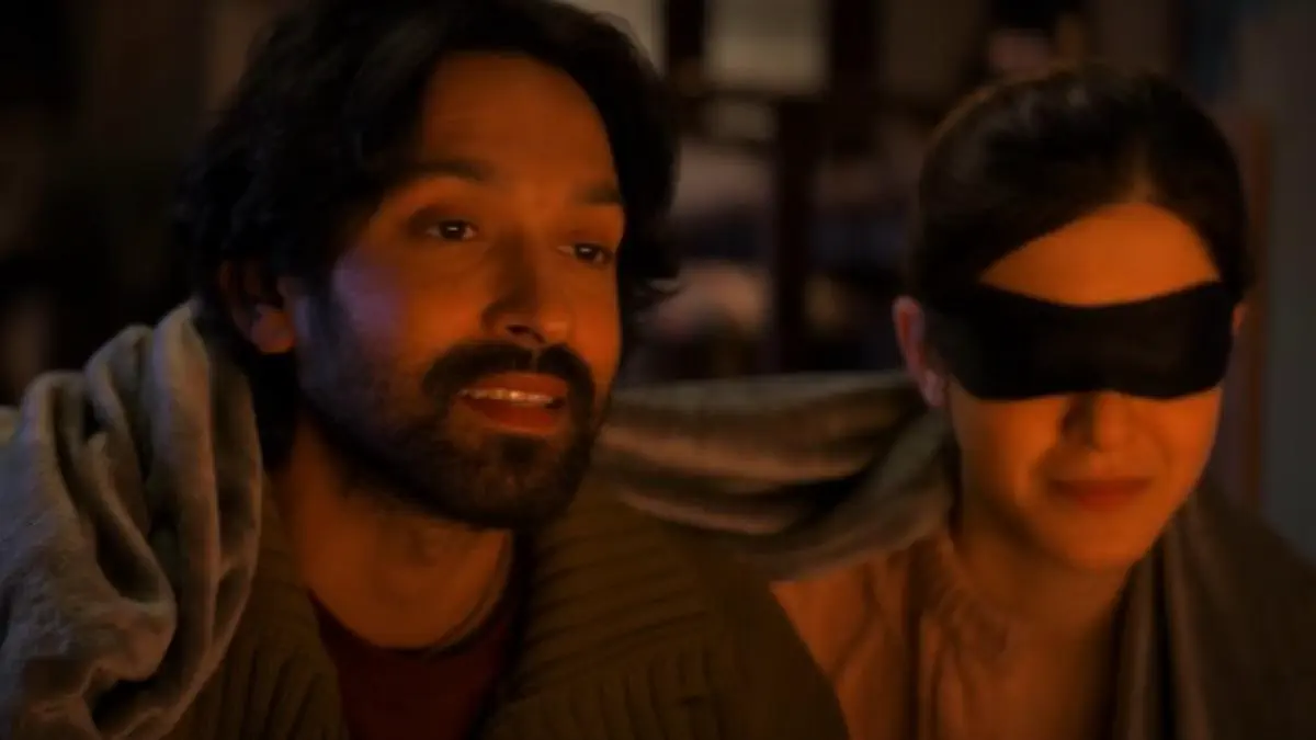 Image of scene from the film Aankhon Ki Gustaakhiyan