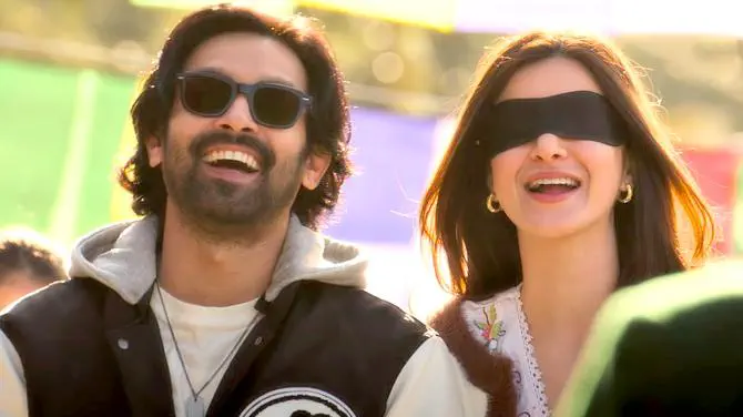 Image of scene from the film Aankhon Ki Gustaakhiyan