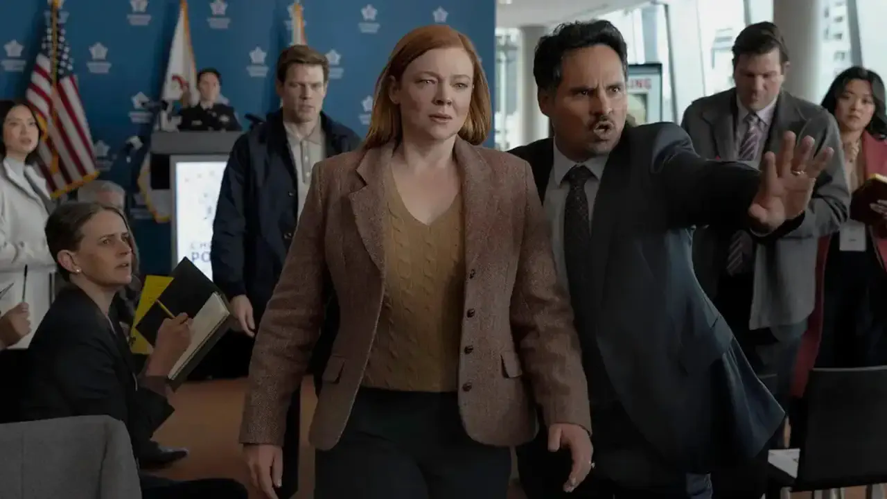 Image of scene from the film All Her Fault