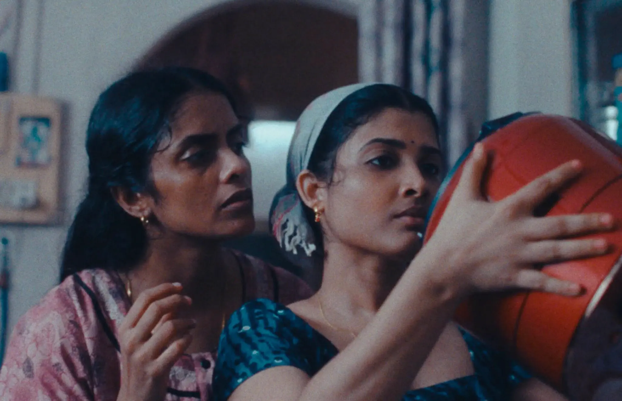 Image of scene from the film All We Imagine as Light