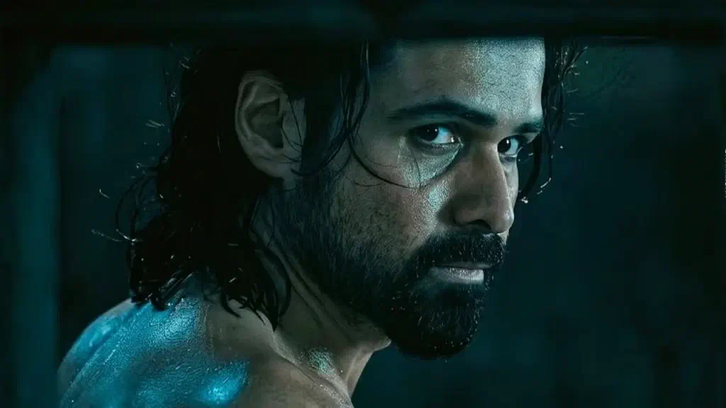 Image of scene from the film Awarapan 2