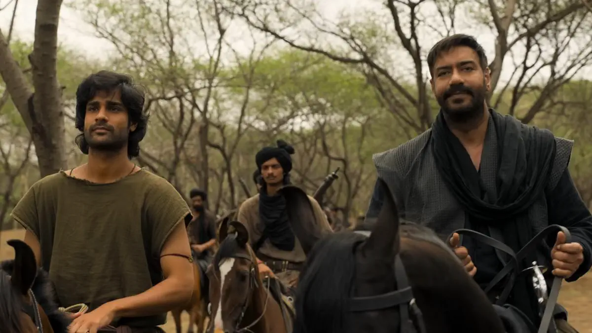 Image of scene from the film Azaad