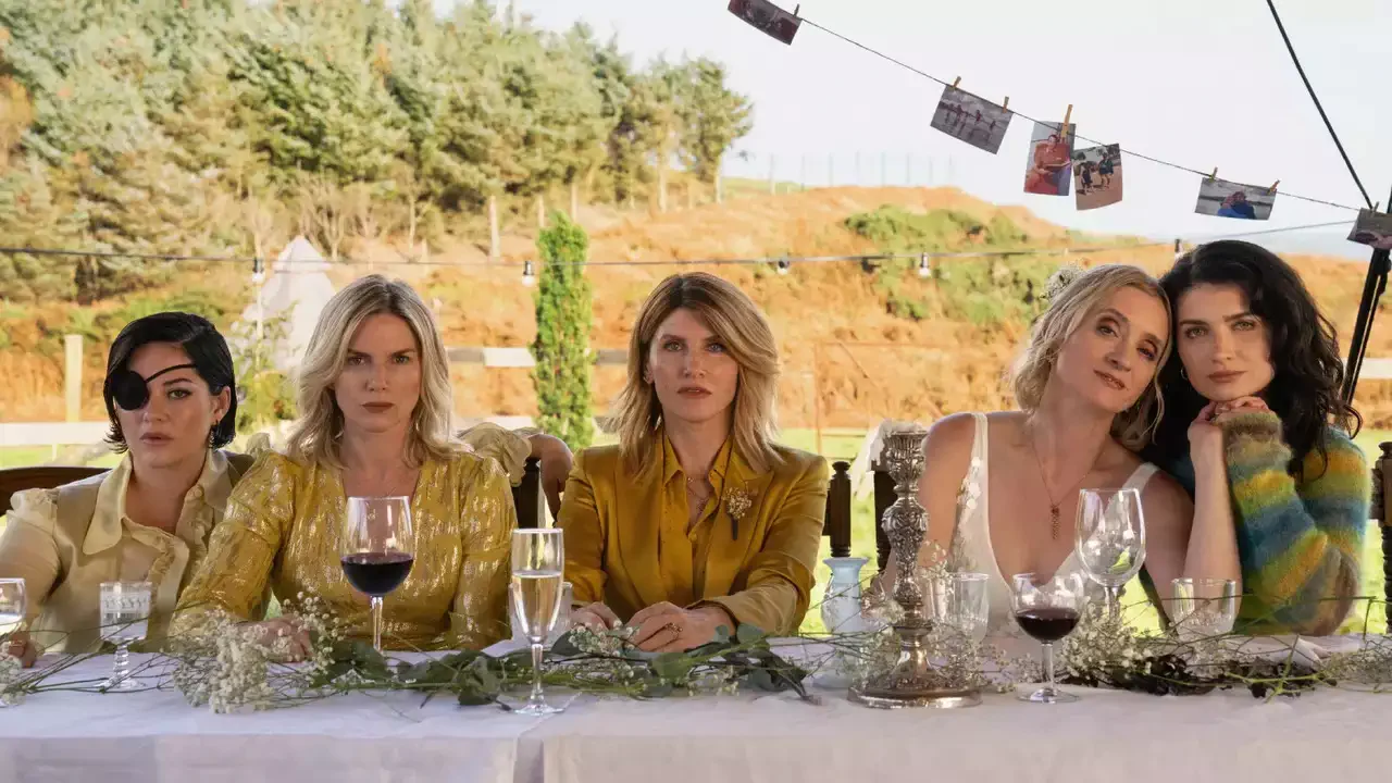 Image of scene from the film Bad Sisters S02