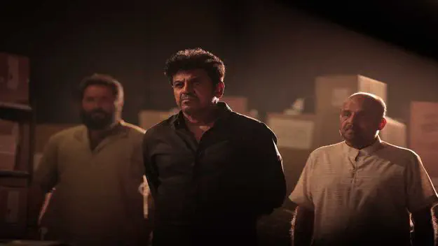 Image of scene from the film Bhairathi Ranagal