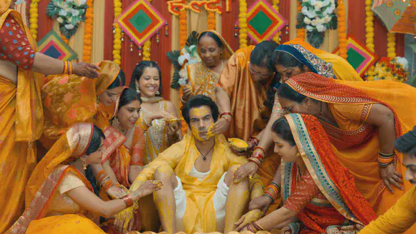 Image of scene from the film Bhool Chuk Maaf