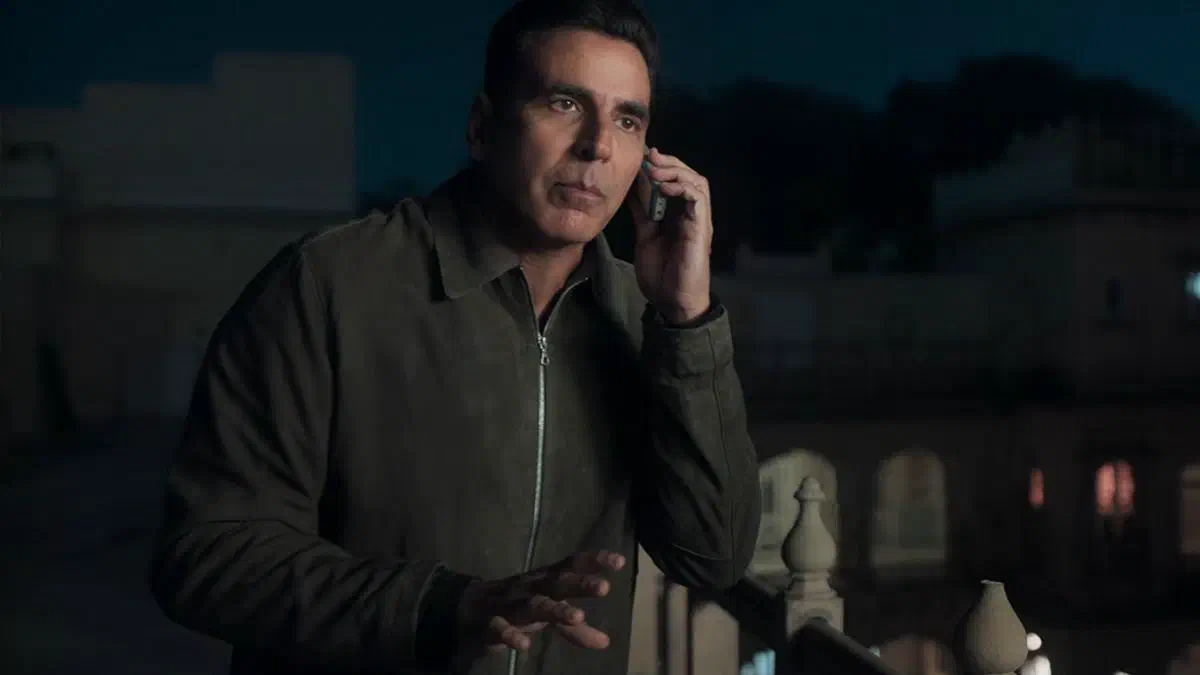 Image of scene from the film Bhooth Bangla