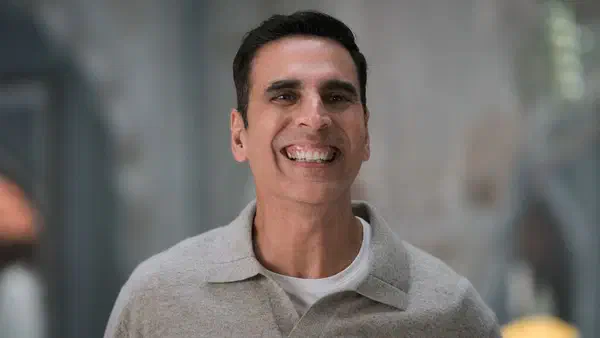 Image of scene from the film Bhooth Bangla