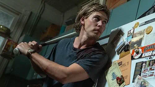 Image of scene from the film Caught Stealing