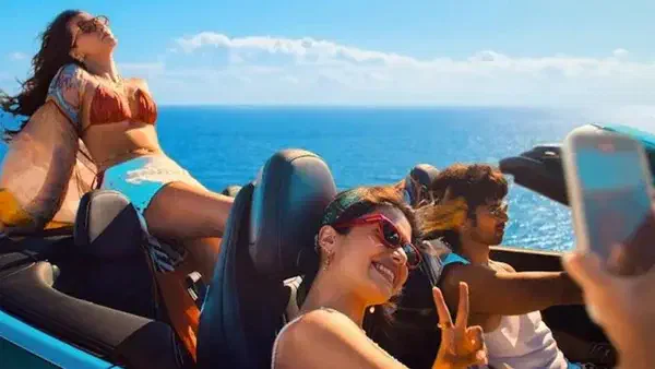Image of scene from the film Cocktail 2