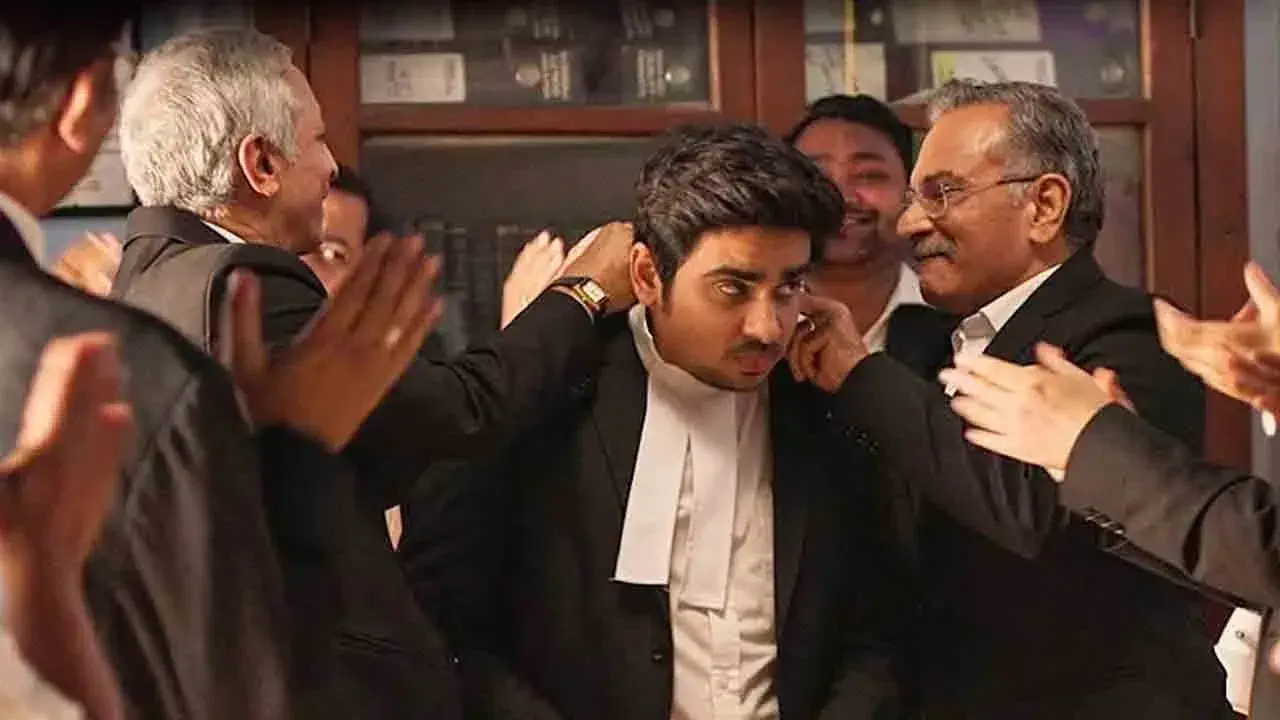 Image of scene from the film Court Kacheri