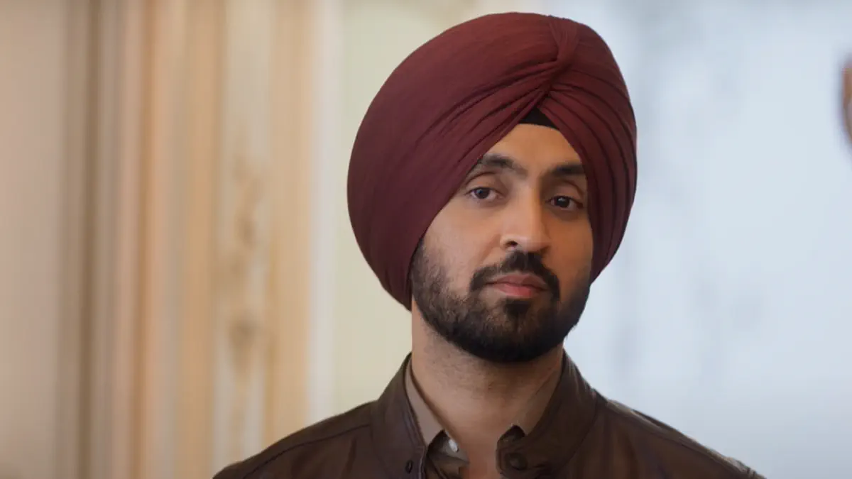 Image of scene from the film Detective Sherdil