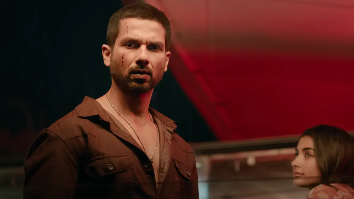 Image of scene from the film Deva