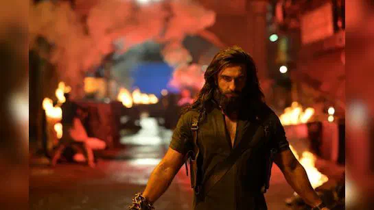 Image of scene from the film Dhurandhar: The Revenge