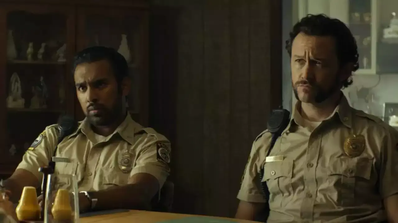 Image of scene from the film Greedy People