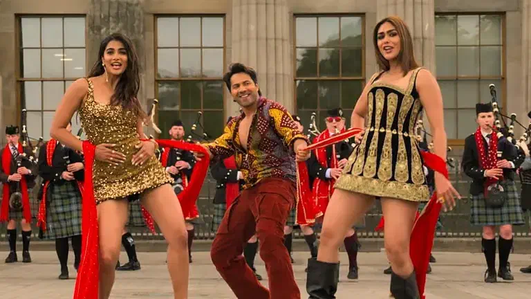 Image of scene from the film Hai Jawani Toh Ishq Hona Hai