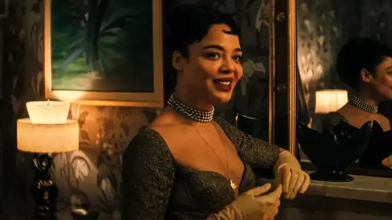 Image of scene from the film Hedda