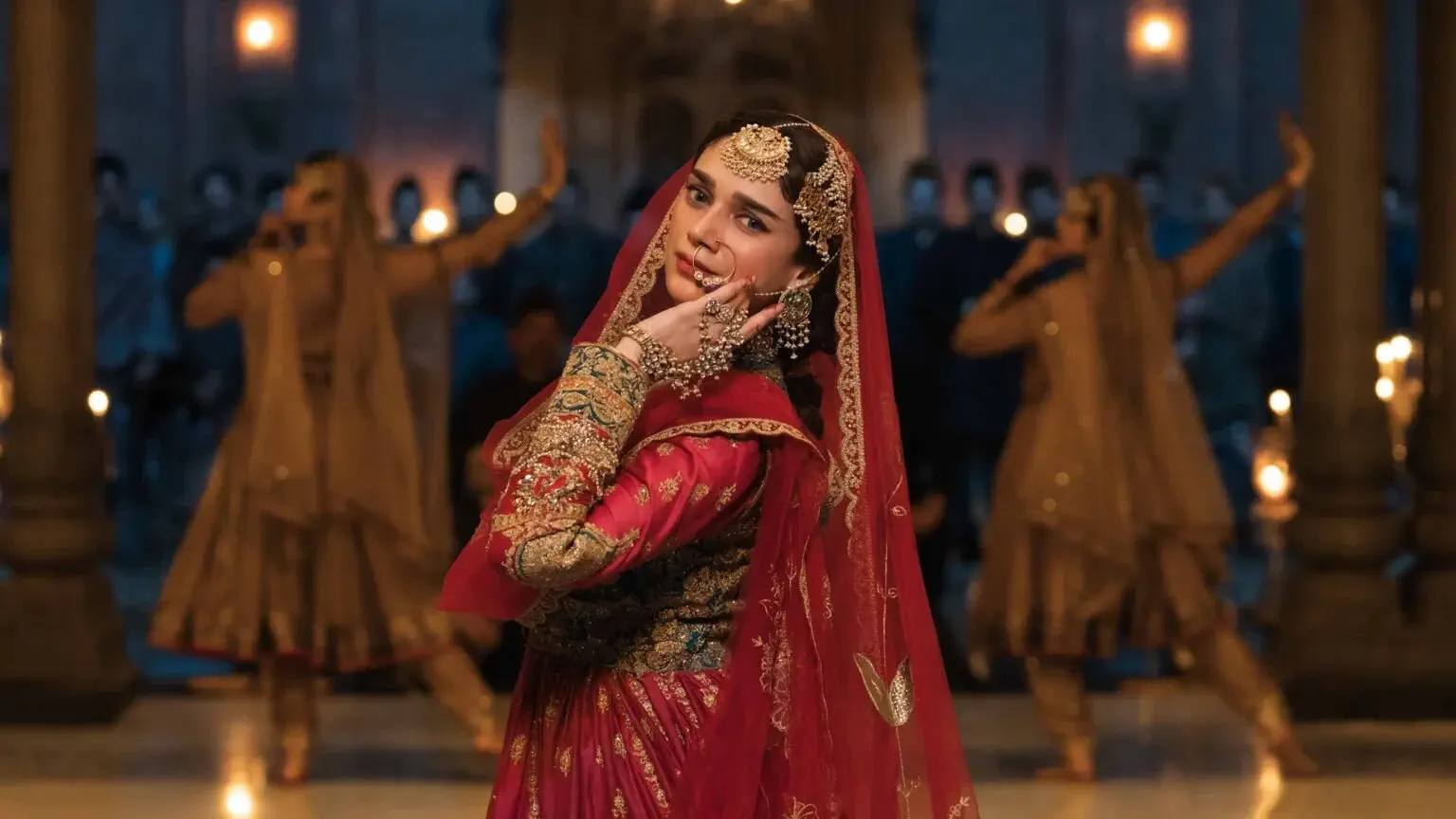 Image of scene from the film Heeramandi