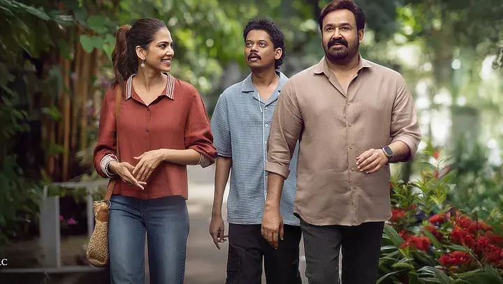 Image of scene from the film Hridayapoorvam