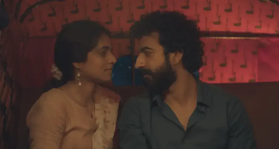 Image of scene from the film Ithiri Neram