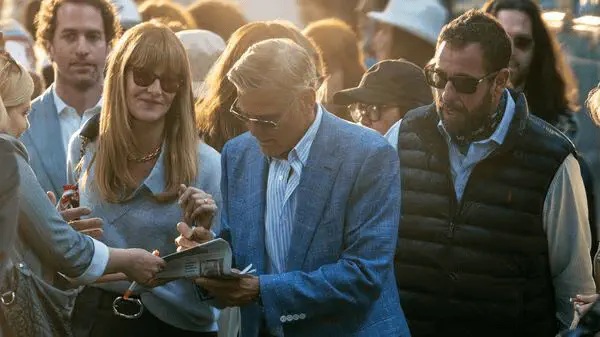 Image of scene from the film Jay Kelly