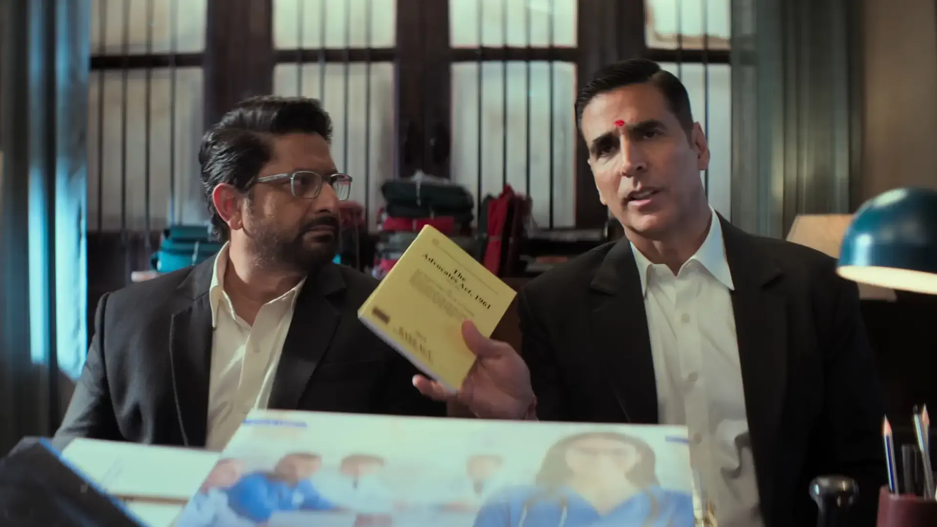 Image of scene from the film Jolly LLB 3