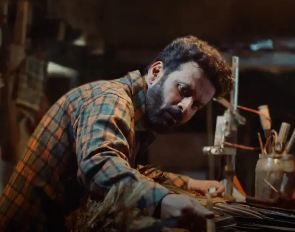 Image of scene from the film Jugnuma