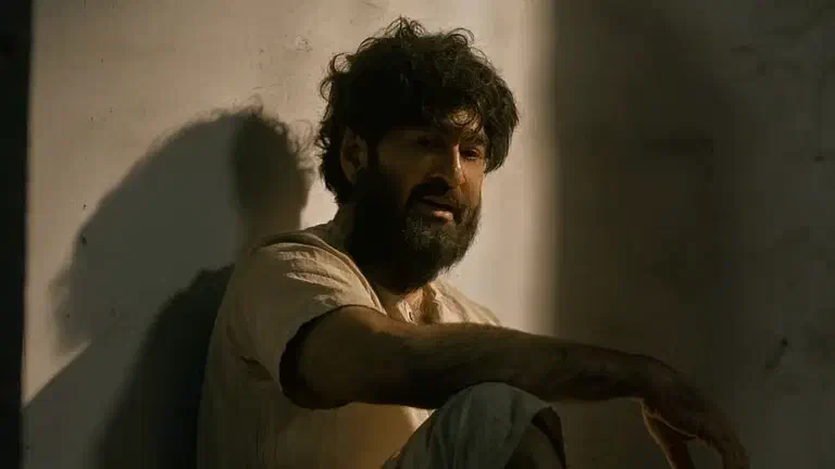 Image of scene from the film Keu Bole Biplobi, Keu Bole Dakat