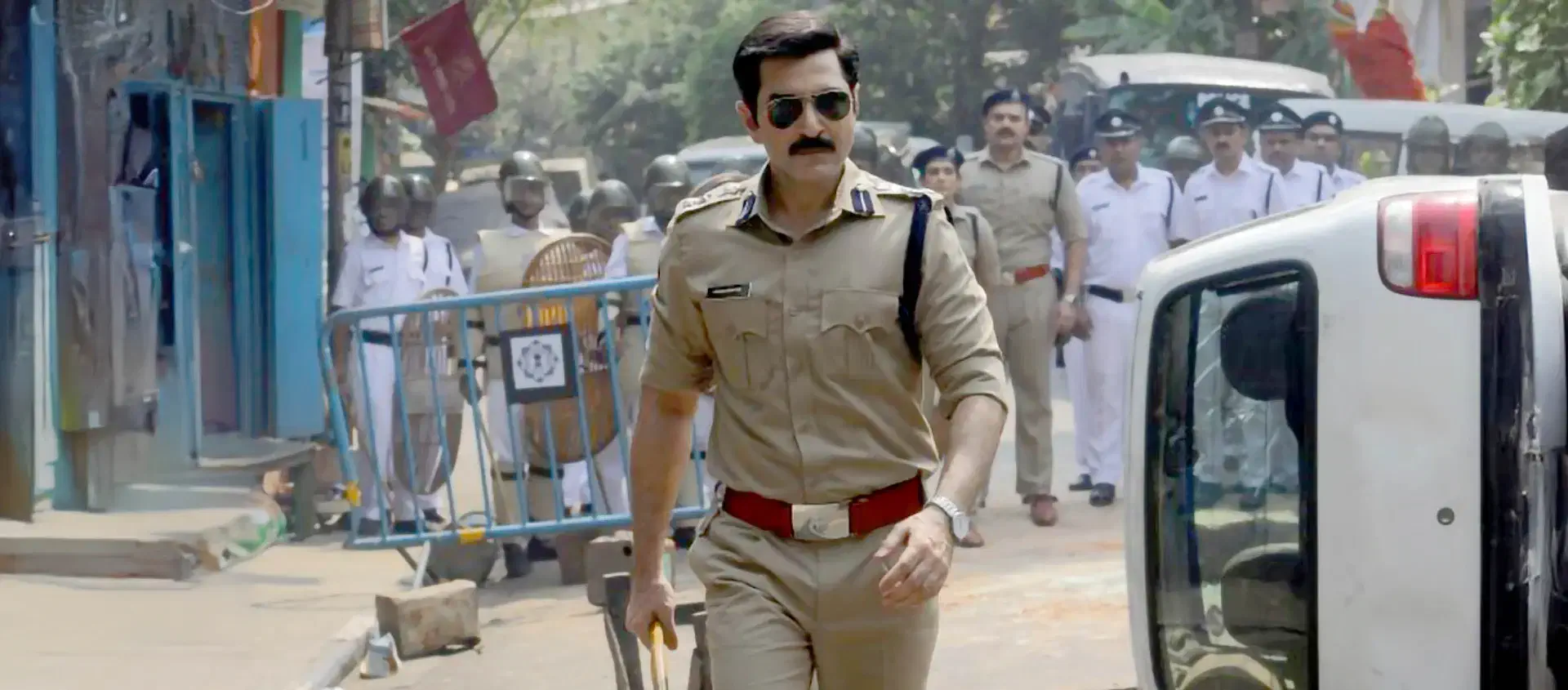 Image of scene from the film Khakee: The Bengal Chapter