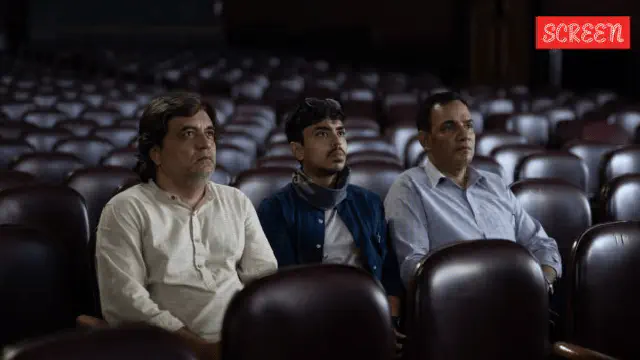 Image of scene from the film Kiss