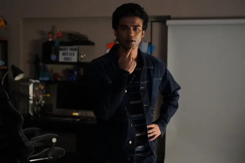 Image of scene from the film Logout