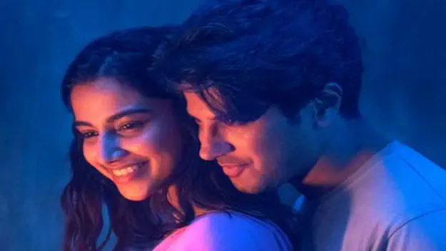 Image of scene from the film Lucky Baskhar