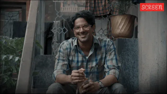 Image of scene from the film Lucky Baskhar