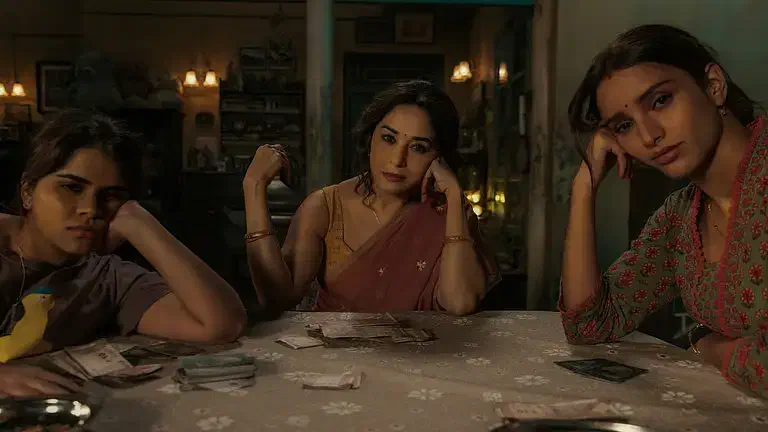 Image of scene from the film Maa Behen