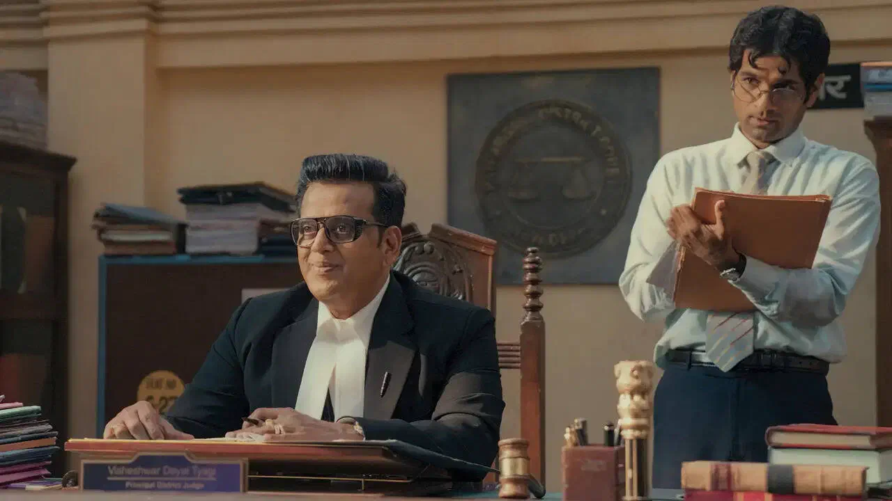 Image of scene from the film Maamla Legal Hai S02