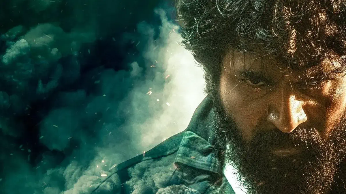 Image of scene from the film Madharaasi