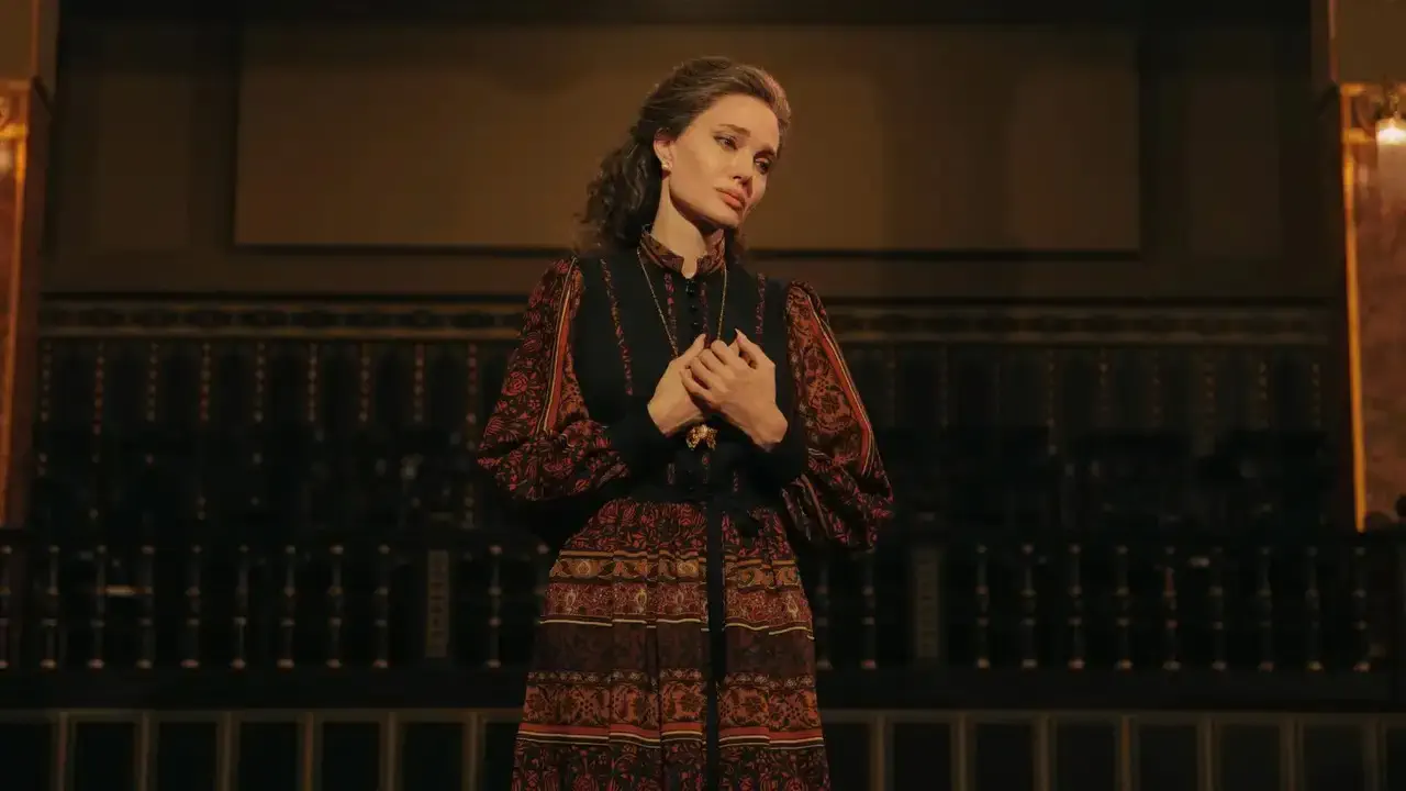 Image of scene from the film Maria