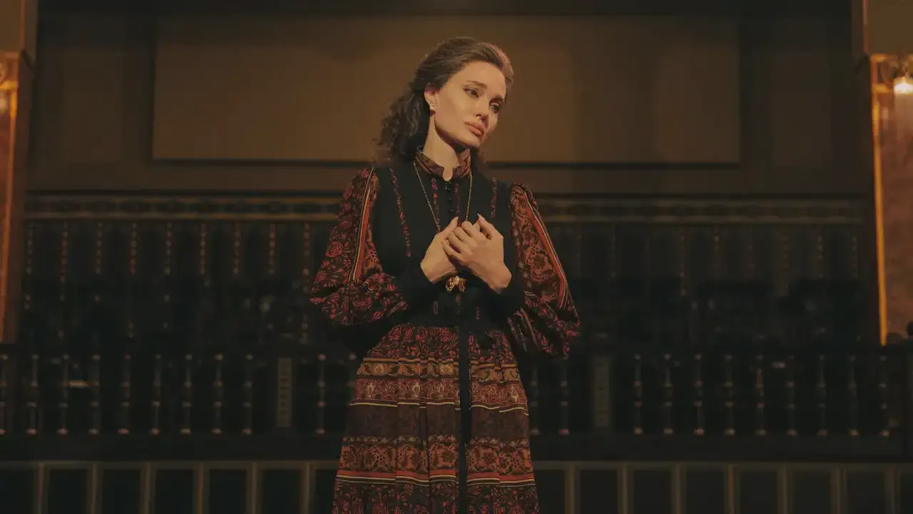 Image of scene from the film Maria