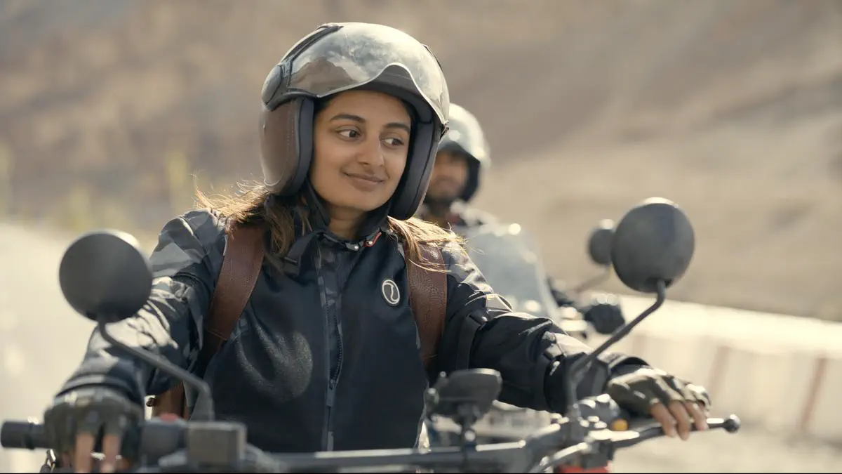 Image of scene from the film Minmini