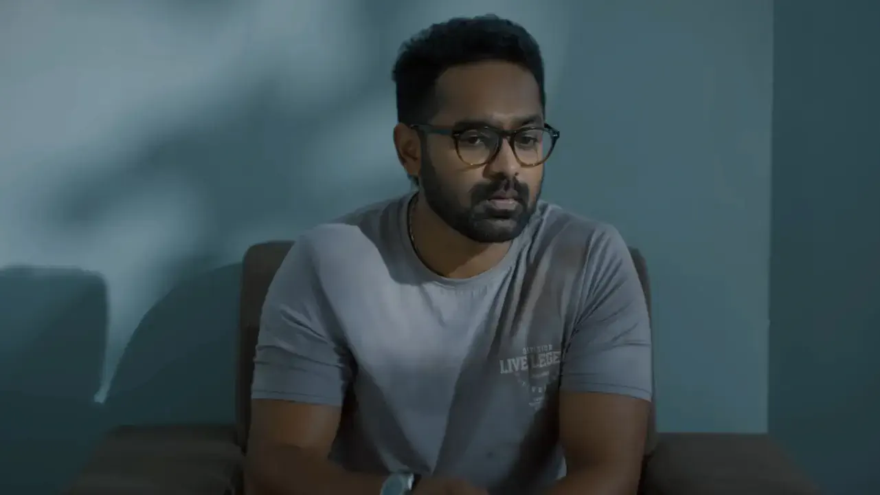 Image of scene from the film Mirage