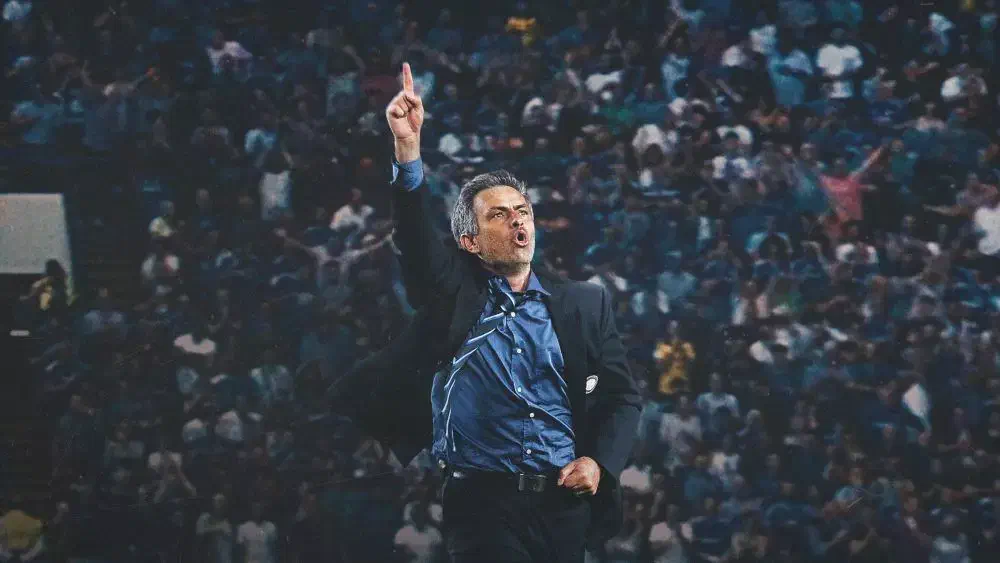 Image of scene from the film Mourinho