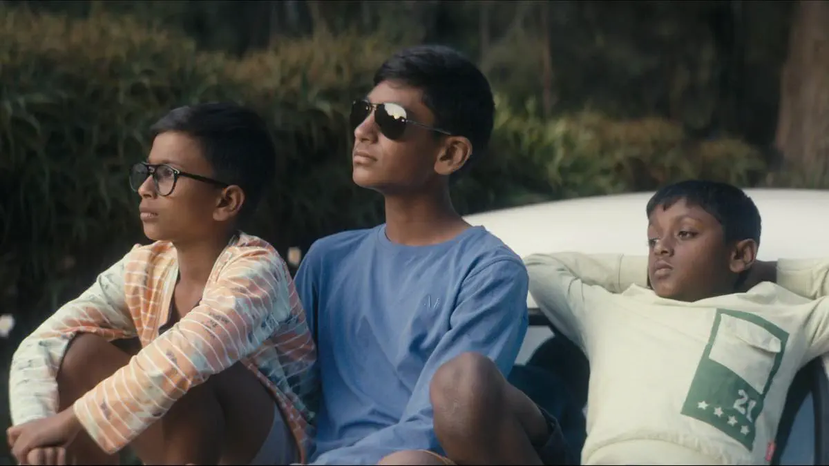 Image of scene from the film Naangal