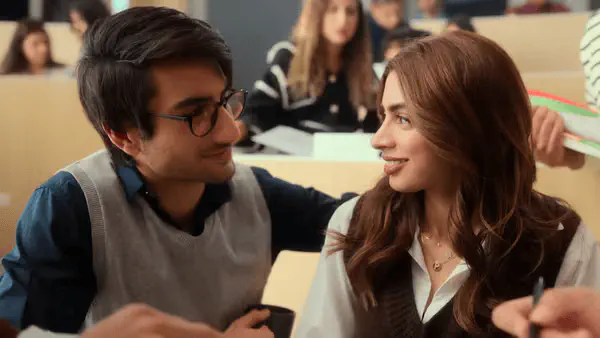 Image of scene from the film Nadaaniyan