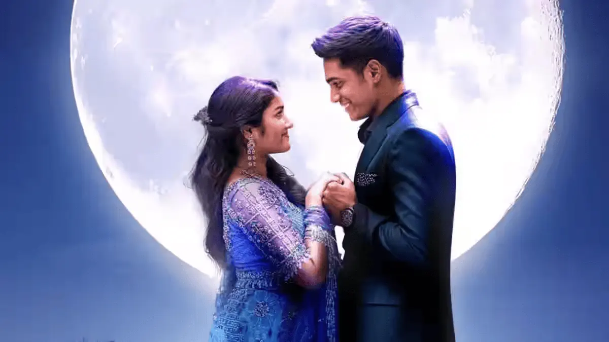 Image of scene from the film Nilavukku Enmel Ennadi Kobam