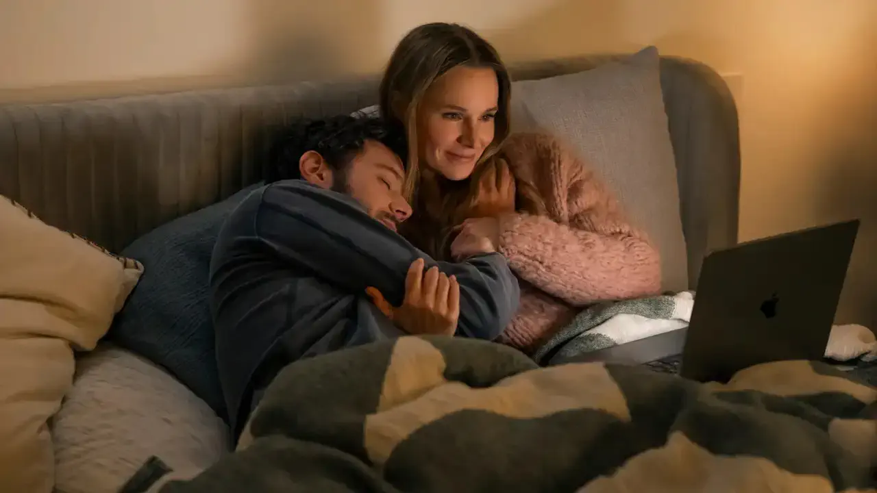 Image of scene from the film Nobody Wants This S02