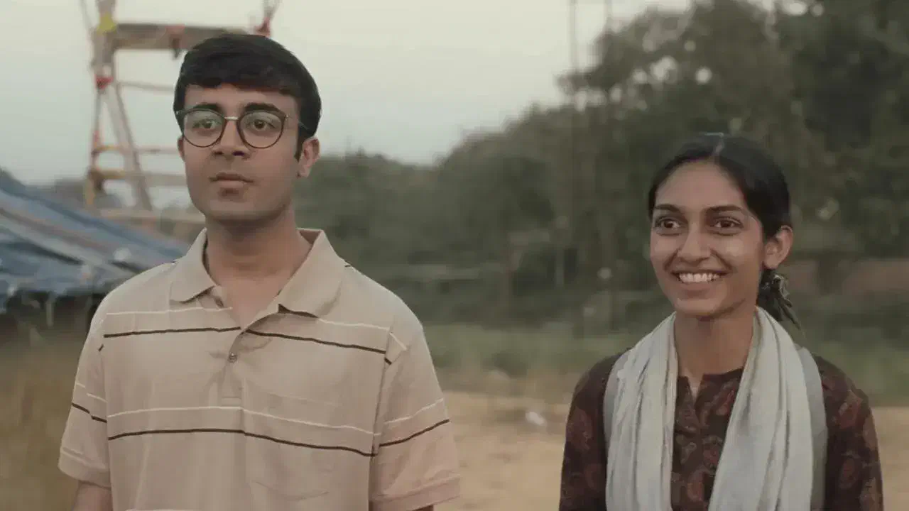 Image of scene from the film Nukkad Naatak