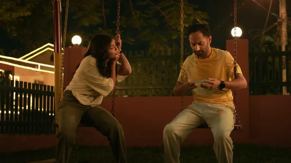 Image of scene from the film Odum Kuthira Chadam Kuthira