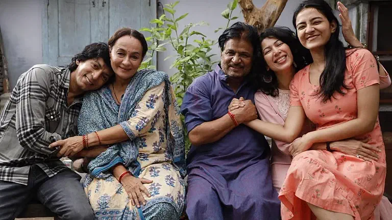 Image of scene from the film Om Ka Hari