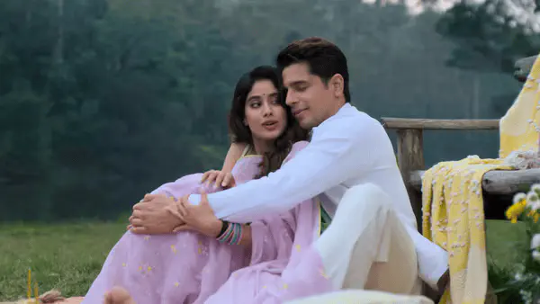 Image of scene from the film Param Sundari