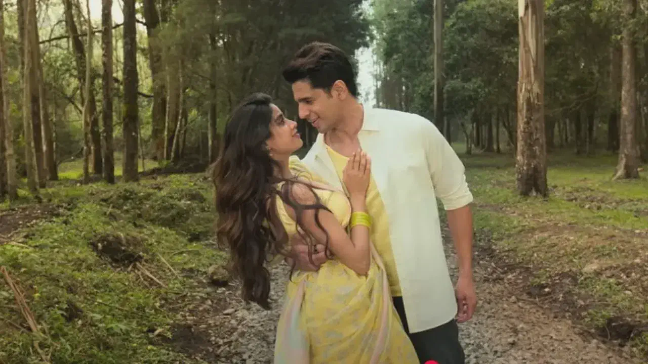 Image of scene from the film Param Sundari